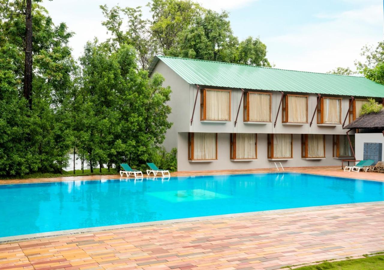 Whistling Woodzs Resort Dandeli Bagian luar foto