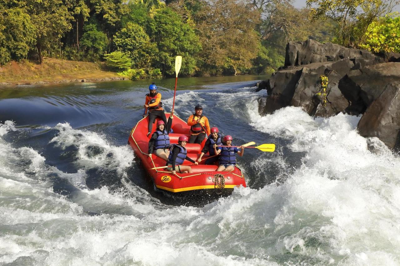 Whistling Woodzs Resort Dandeli Bagian luar foto
