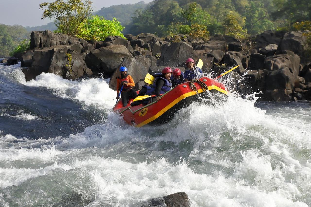Whistling Woodzs Resort Dandeli Bagian luar foto