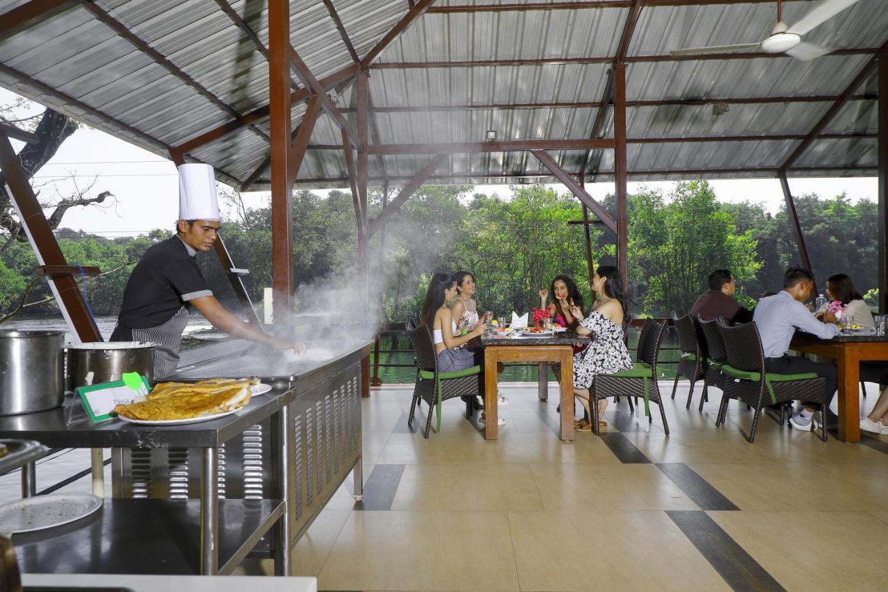 Whistling Woodzs Resort Dandeli Bagian luar foto
