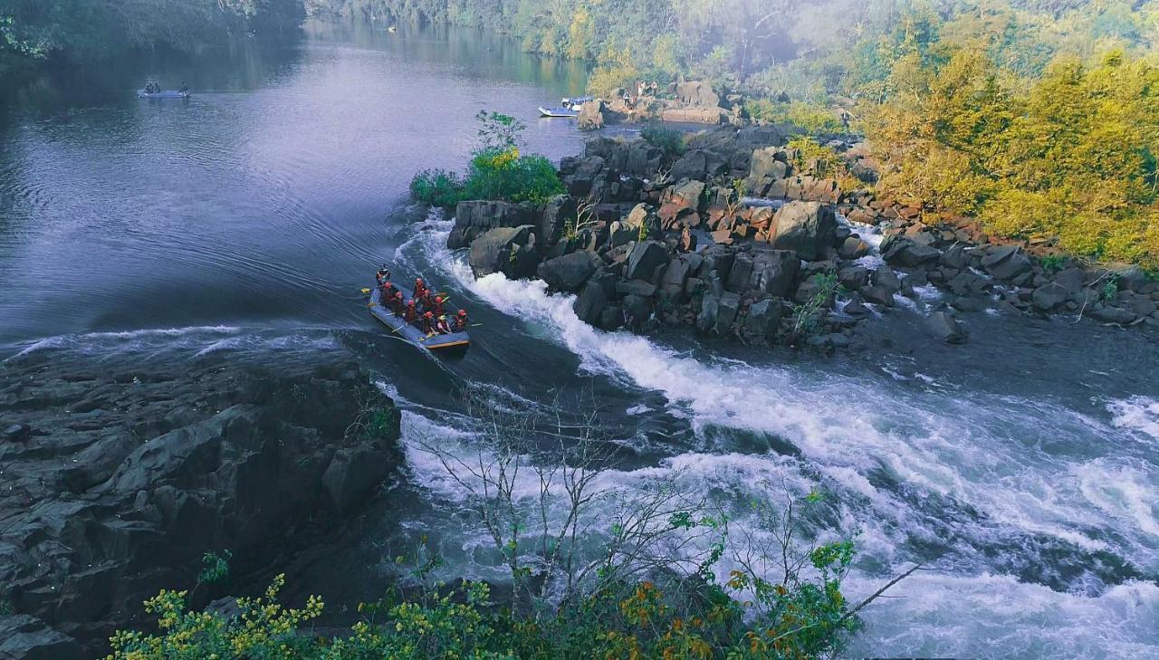 Whistling Woodzs Resort Dandeli Bagian luar foto