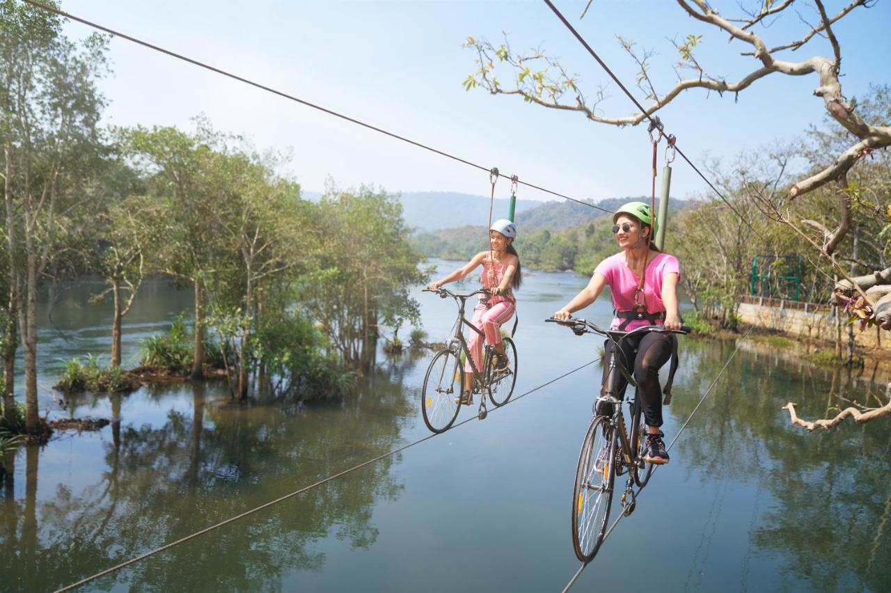 Whistling Woodzs Resort Dandeli Bagian luar foto