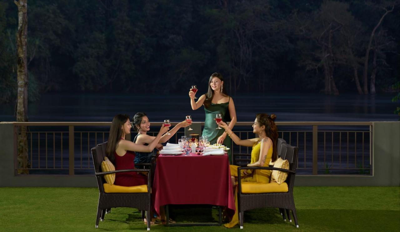 Whistling Woodzs Resort Dandeli Bagian luar foto