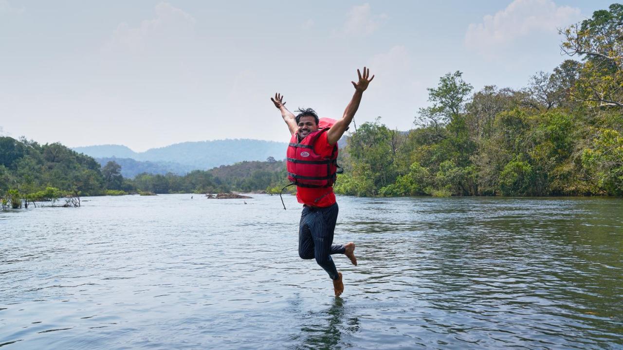 Whistling Woodzs Resort Dandeli Bagian luar foto